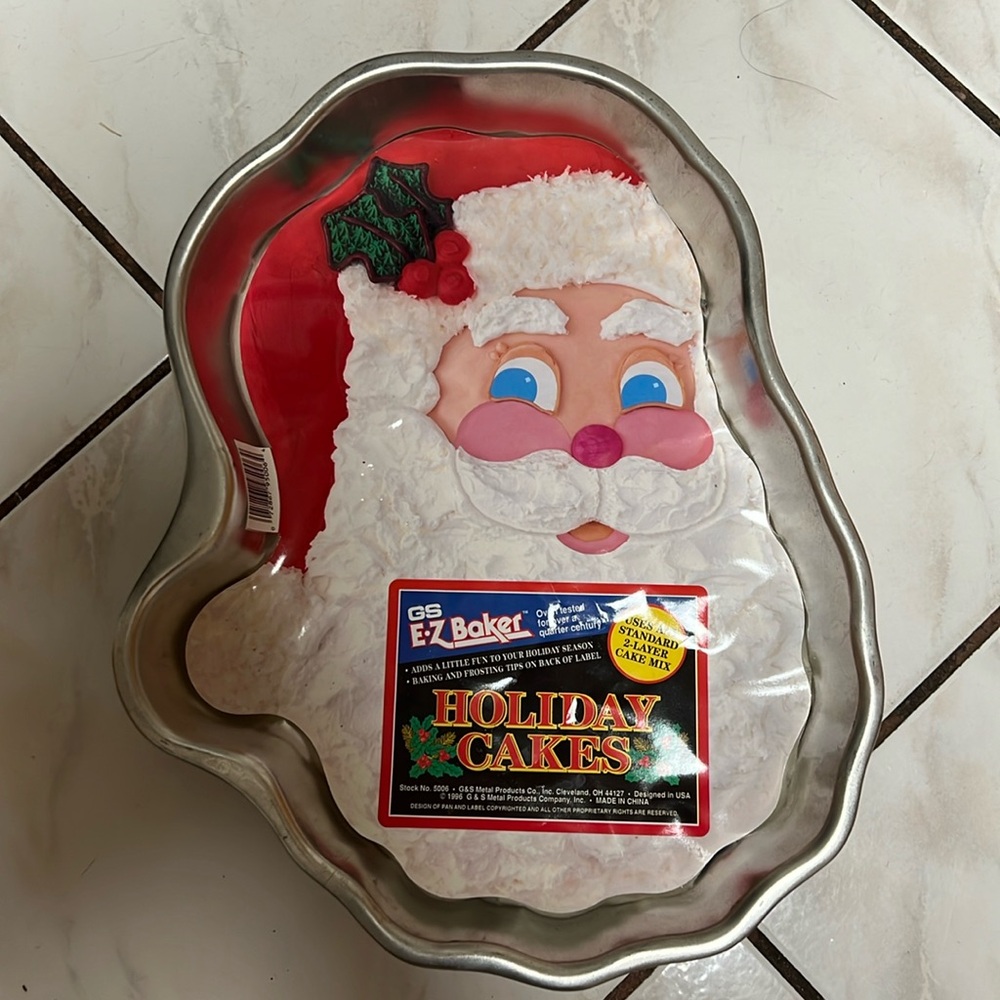 EZ Baker Santa Cake Pan NWOT